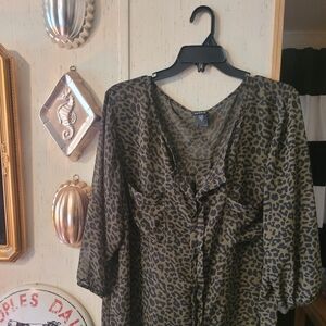 Torrid Black and Green Tie Front 3/4 Sleeve Blouse